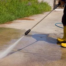 nettoyage d'une dalle béton pour un sol propre et rafraîchi